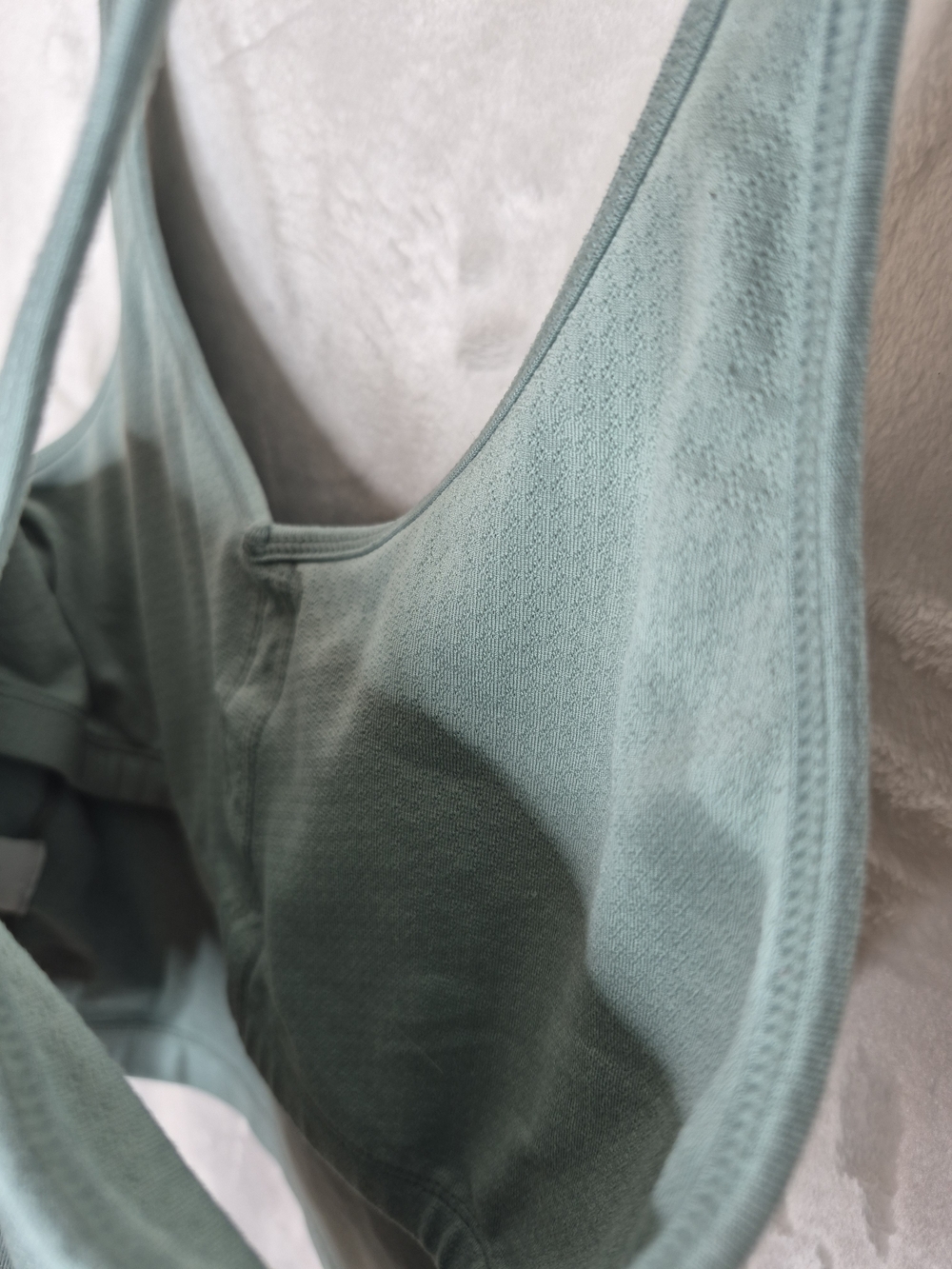 Vuori Studio Crop Tank Top Sage Green Built In Shelf Bra Strappy Back Womens M - Picture 7 of 8